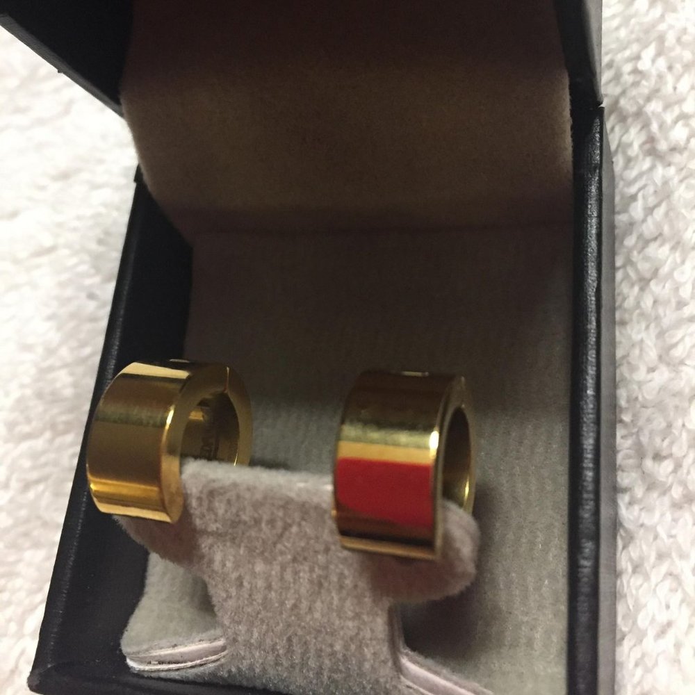 Edforce Stainless Steel Gold Hoop Earrings - Picture 4 of 16